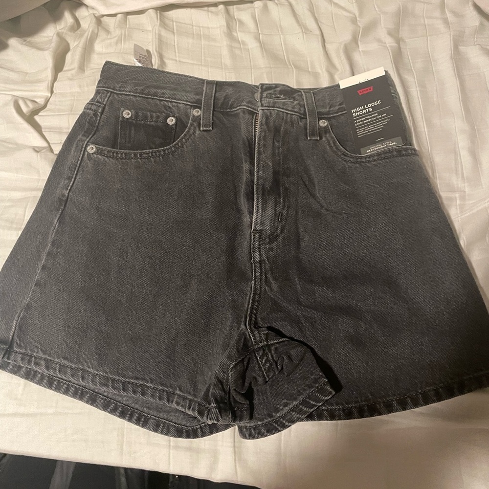 Levi’s high loose shorts size 25